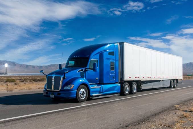 Dry Van Trucking Careers: Why Drivers Are Choosing This Path